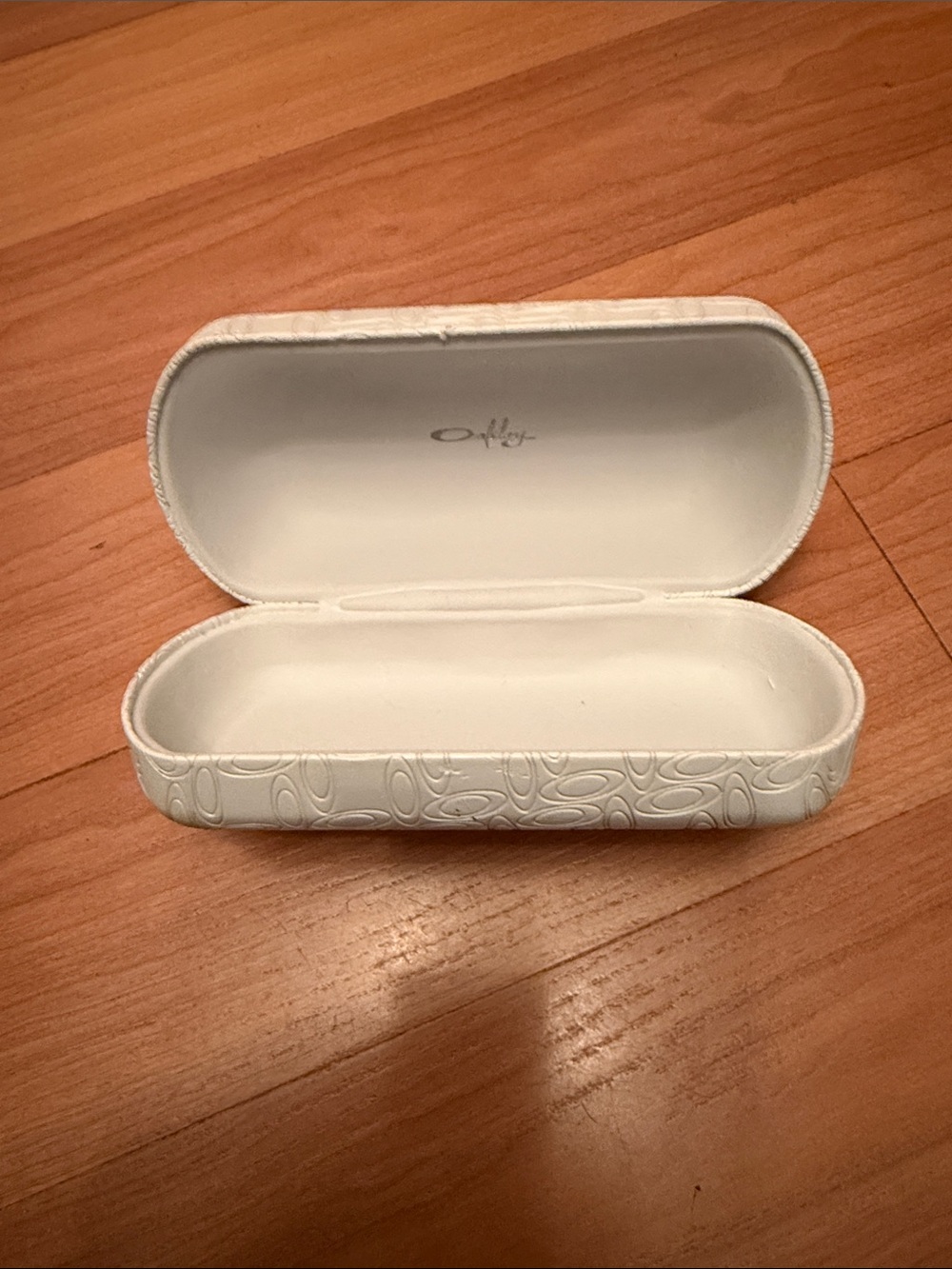 Oakley White Embossed Sunglass/Eyeglass Case